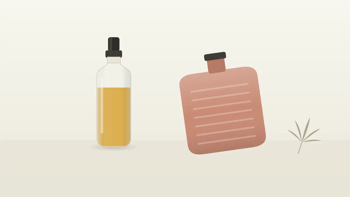 Wärmflasche und CBD-Öl-Fläschchen als Symbol für Beschwerden im Oberbauch